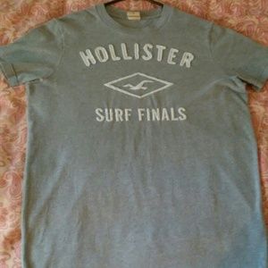 Hollister short sleeve. Small